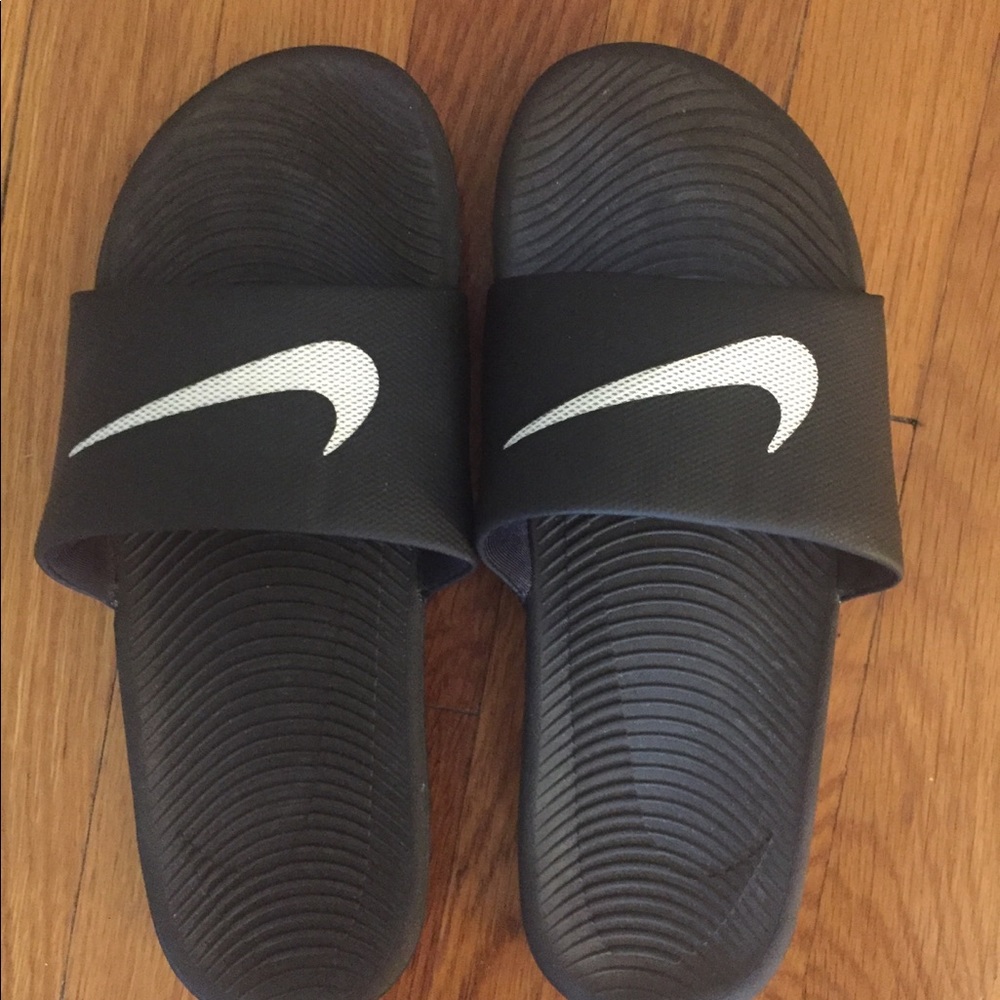 Nike slides